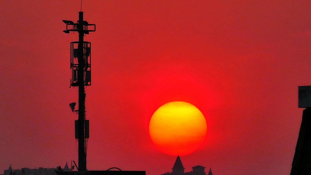 china-moves-to-enhance-protection-of-workers-against-heatwaves-cgtn