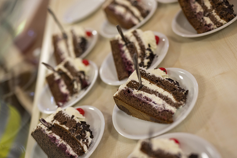 Black Forest cakes are made of cream, flour, chocolate and a cherry topping. /CFP