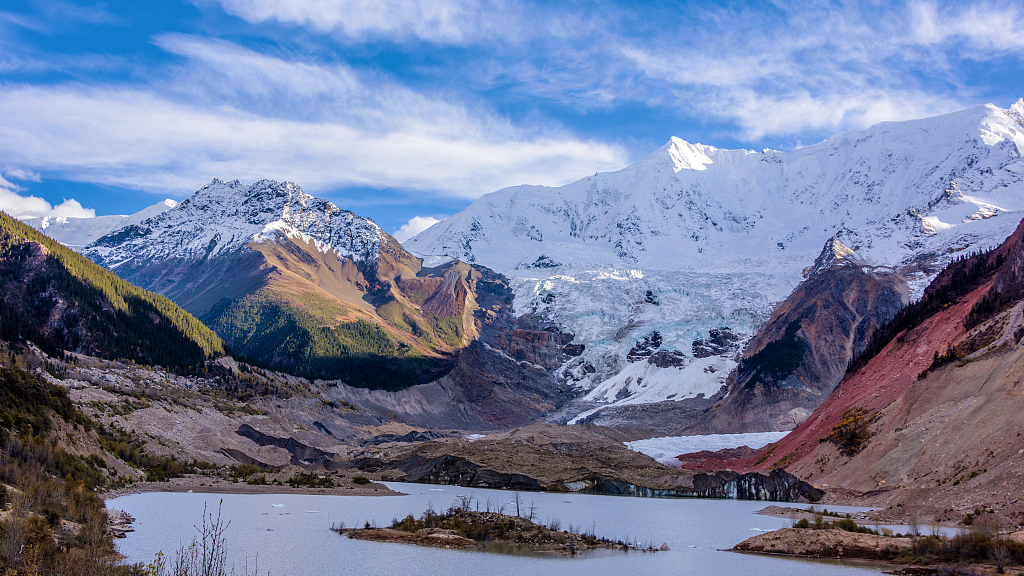 Live: Stunning view of the world's lowest glacier – Midui Glacier