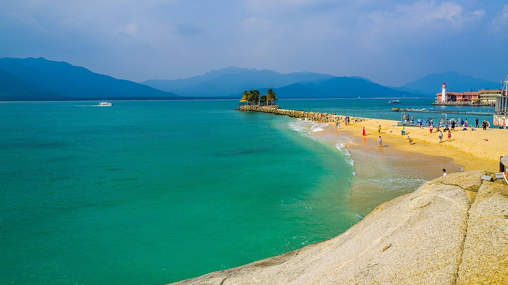 Live: Soak up the scenic splendor of summer on Fenjiezhou Island 