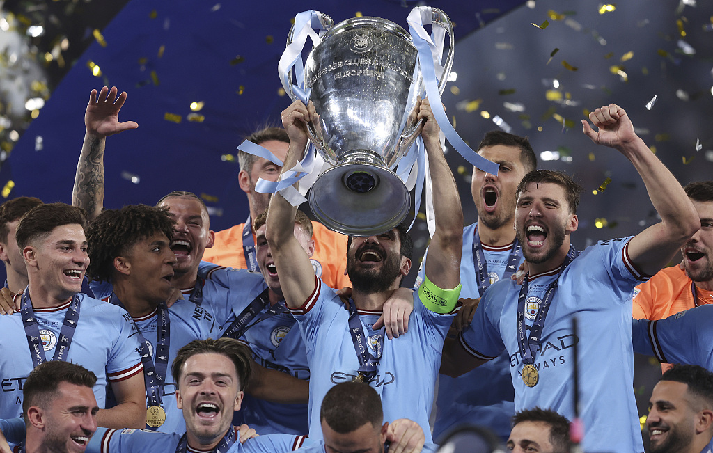 Manchester City captain Ilkay Gundogan lifts the Champions League trophy at Atatuerk Olympic Stadium in Istanbul, Türkiye, June 10, 2023. /CFP