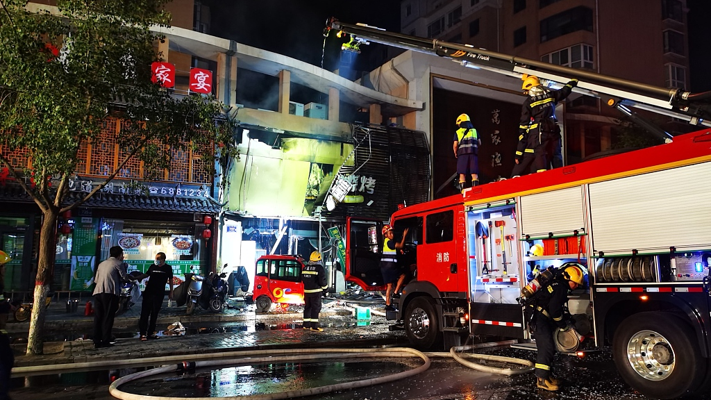 Emergency workers respond to the blast at a barbecue restaurant in Yinchuan City, northwest China's Ningxia Hui Autonomous Region, June 21, 2023. /CFP