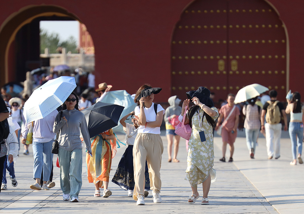 Tourists in Beijing, China, June 24, 2023. /VCG