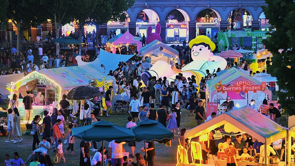 A night fair in north China's Tianjin, June 23, 2023. /CFP