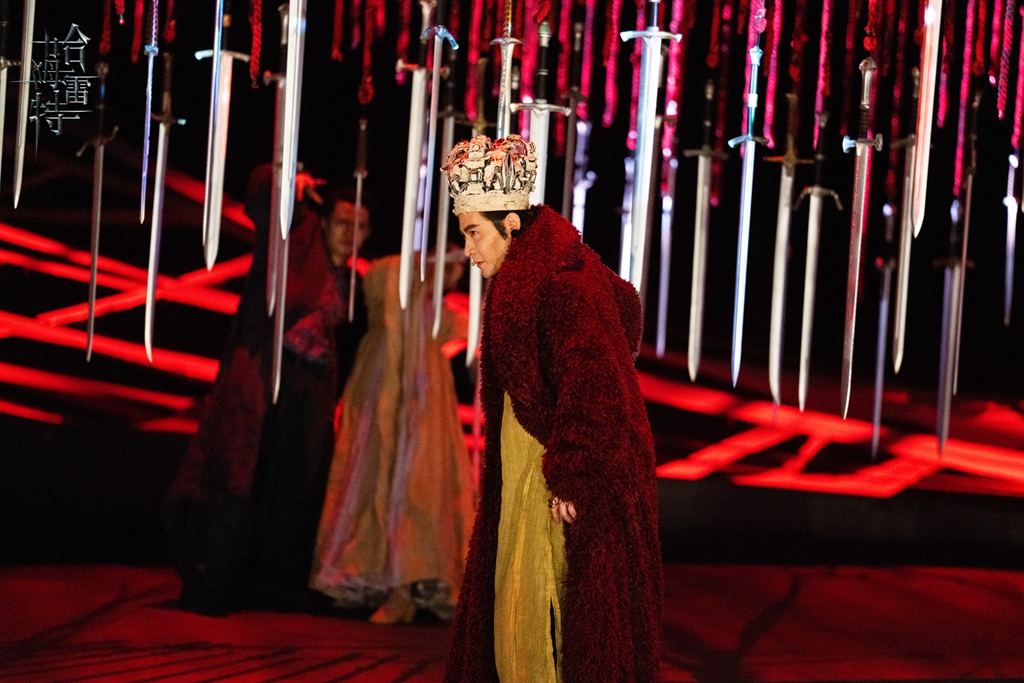 Zheng Qiyuan as King Claudius in musical 
