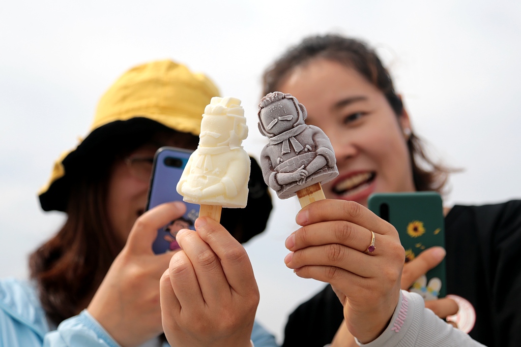 In 2021, the Terracotta Warriors scenic area in Xi'an, northwest China’s Shaanxi Province, unveiled a range of ice cream products featuring Terracotta Warriors, which became very popular among visitors. /CFP