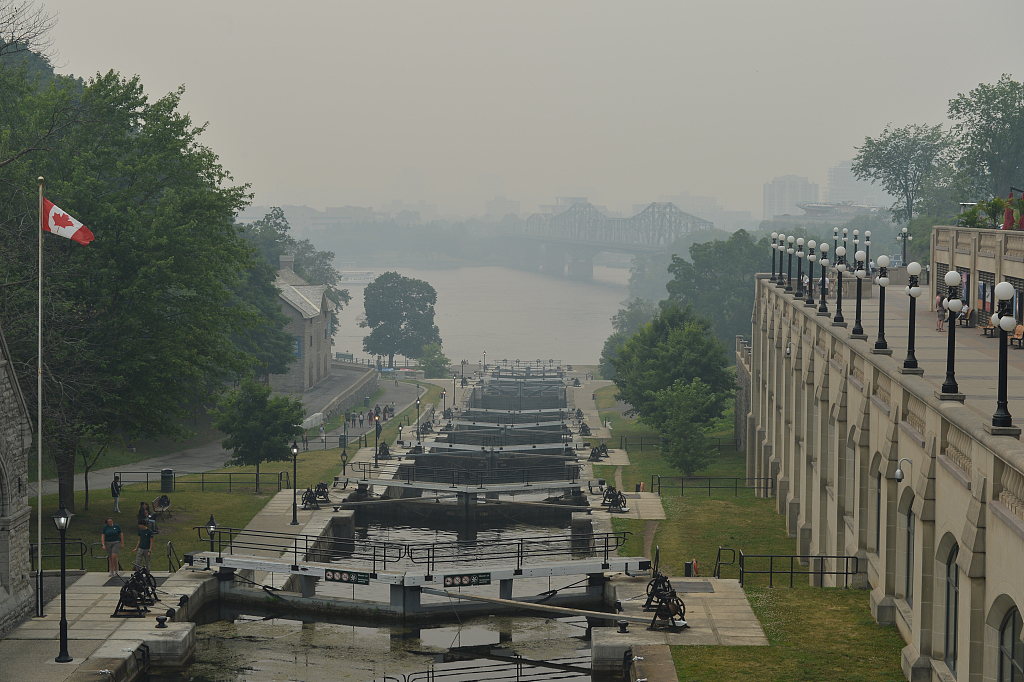  A city view as the smoke from wildfires reaching to the center of Ottawa, Canada,  June 25, 2023. /VCG