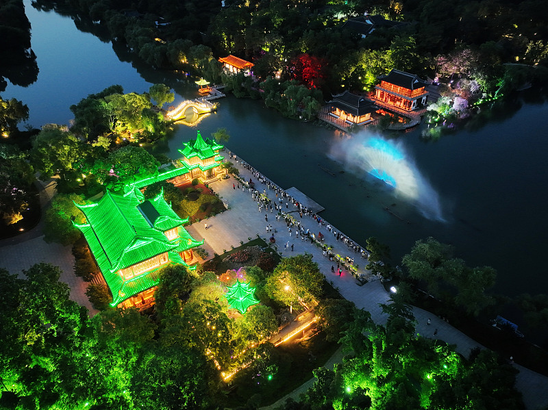 An aerial photo shows a night view of the Slender West Lake scenic area, in Yangzhou City, Jiangsu Province, June 26, 2023. /CFP