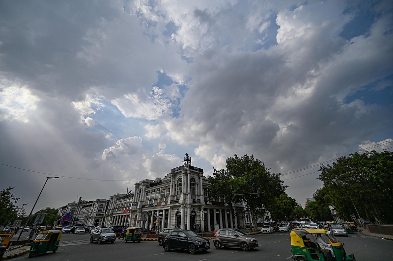 Clouds seen hovering over the skies at Connaught Place in New Delhi, India, June 18, 2023. /CFP