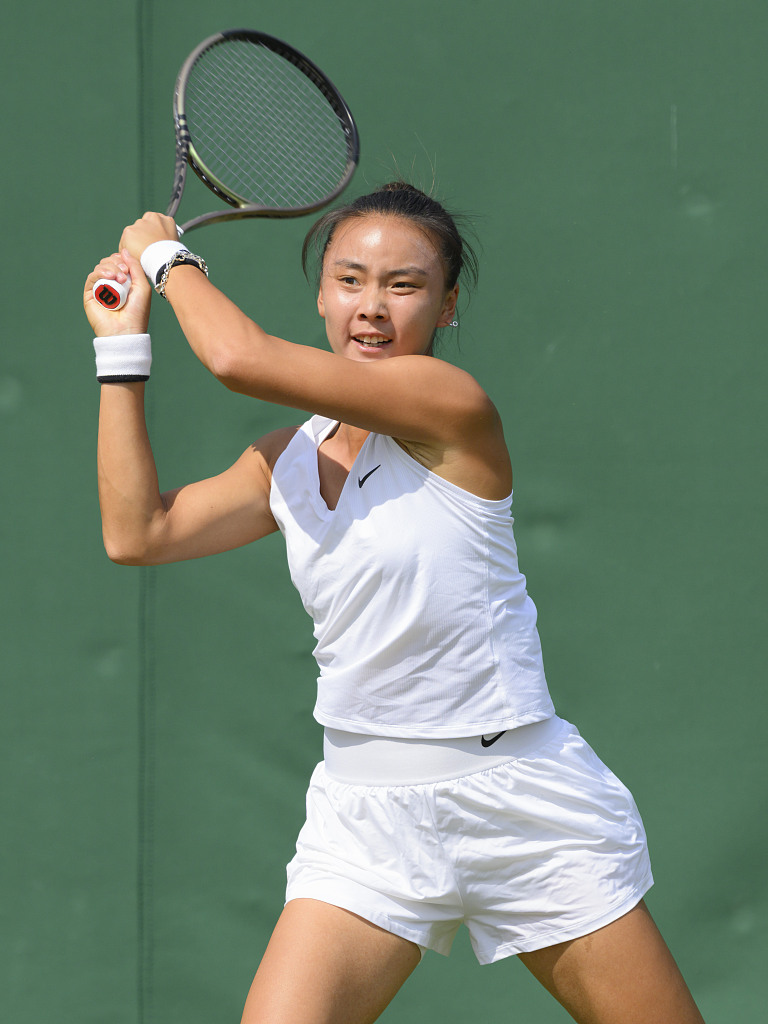 Yuan Yue of China competes in the Wimbledon Championships women's singles qualifying match against Brenda Fruhvirtova of the Czech Republic at Community Sport Centre Roehampton in London, England, June 29, 2023. /CFP