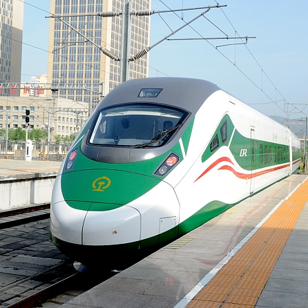 Bullet Trains Debut In Xining-golmud Section On Qinghai-xizang Plateau 