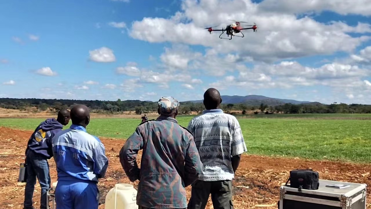 A Chinese drone is used in Africa to spray pesticides to prevent worms, 2019. /XAG