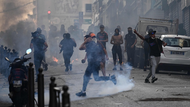 Protestors clash with CRS riot police at the Porte d'Aix in Marseille, southern France, June 30, 2023. /CFP