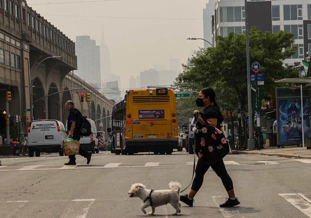 A view of the city as smoke from wildfires in Canada shrouds sky in New York City, U.S., June 30, 2023. /CFP