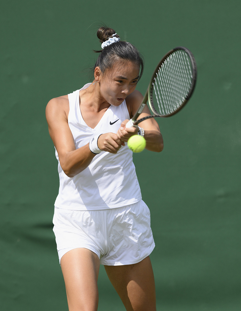 Yuan Yue of China competes in the Wimbledon Championships women's singles qualifying match against Brenda Fruhvirtova of the Czech Republic at Community Sport Centre Roehampton in London, England, June 29, 2023. /CFP