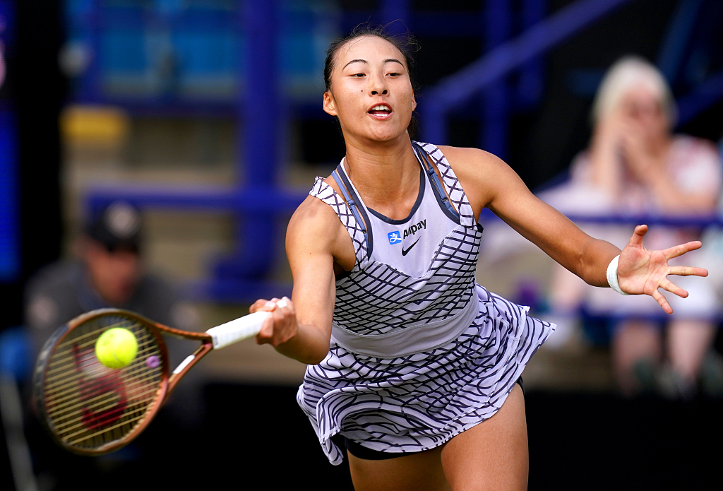 Zheng Qinwen of China competes in the Rothesay International women's singles first-round match against Jessica Pegula of the United States at Devonshire Park in Eastbourne, England, June 27, 2023. /CFP