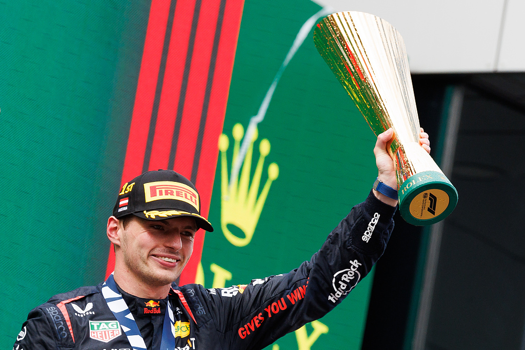 Max Verstappen of Red Bull hoists his trophy after winning the F1 Austrian Grand Prix in Spielberg, Austria, July 2, 2023. /CFP