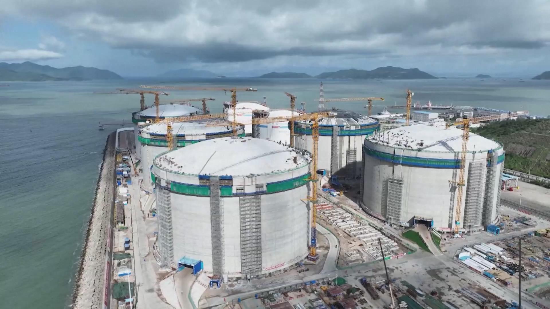 The super-sized LNG storage tanks in Zhuhai City, Guangdong Province, south China. /CMG