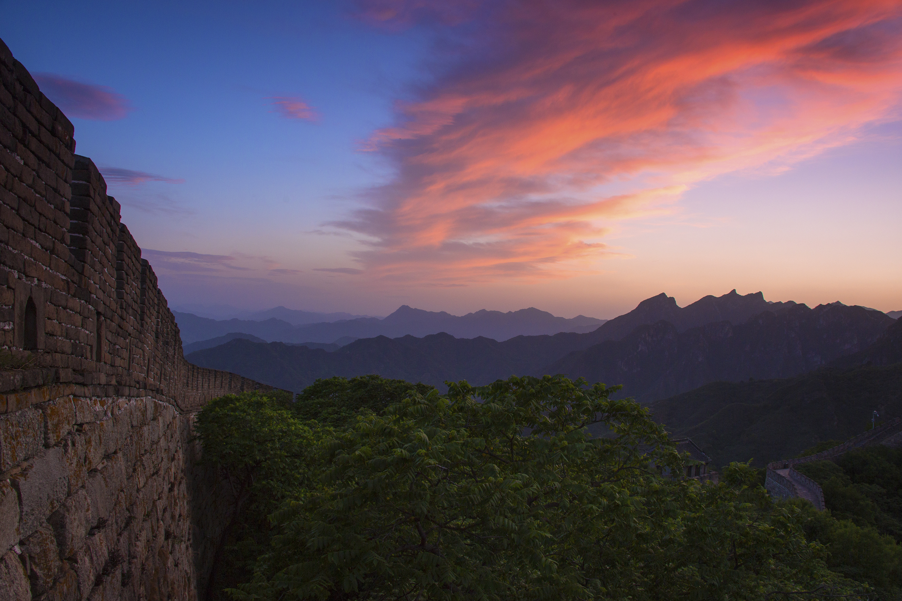 A spectacular sunset is captured at the Mutianyu section of the Great Wall in Beijing. /CNSPHOTO