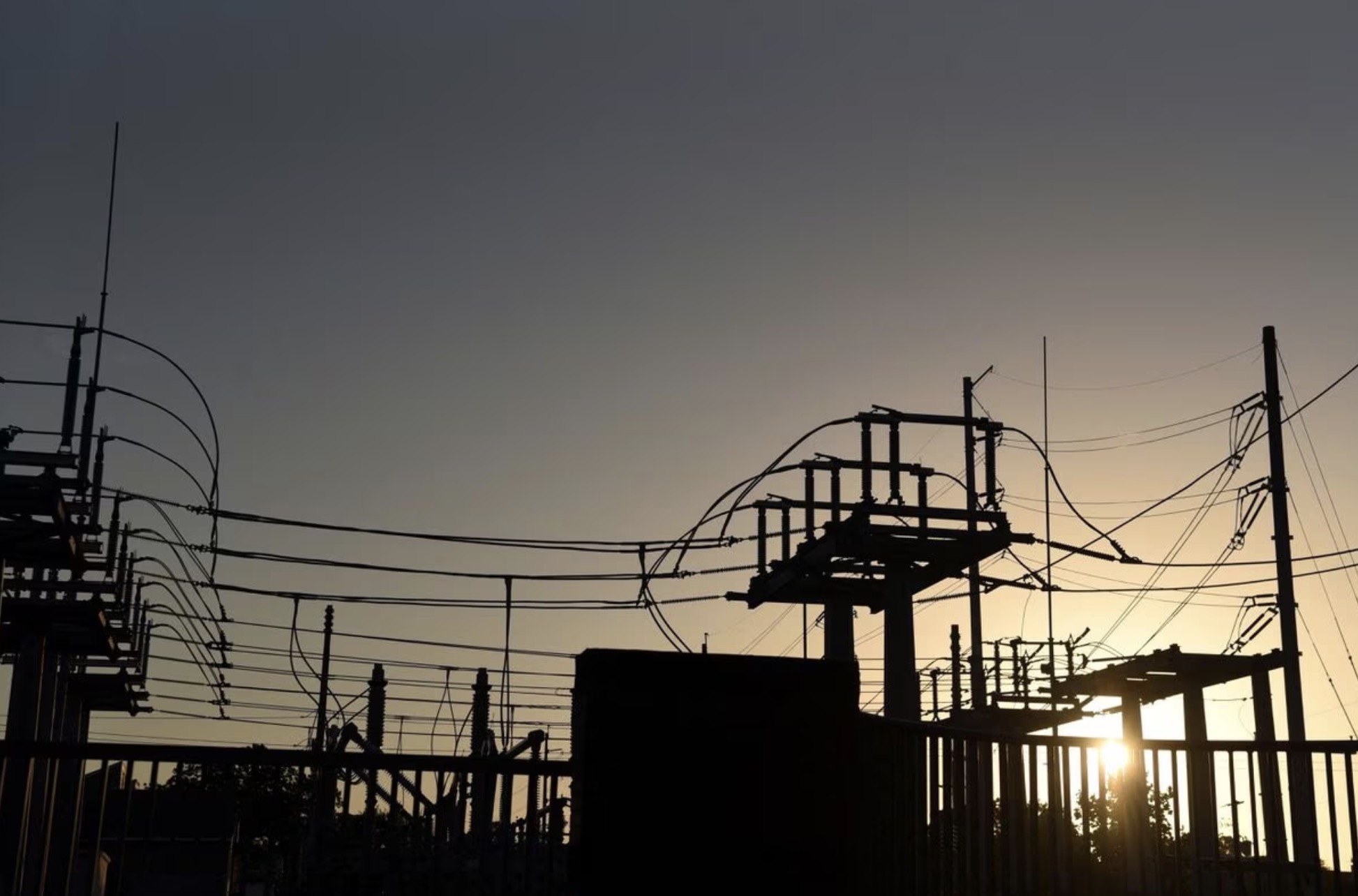 A general view of electric lines as demand for power surges during a period of hot weather in Houston, Texas, U.S., June 27, 2023. /Reuters