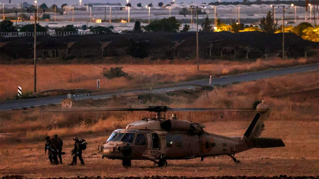 An Israeli UH-60 Black Hawk helicopter prepares to take off to evacuate wounded persons near the Muqeibila border crossing between Israel and the occupied West Bank on July 4, 2023. /CFP