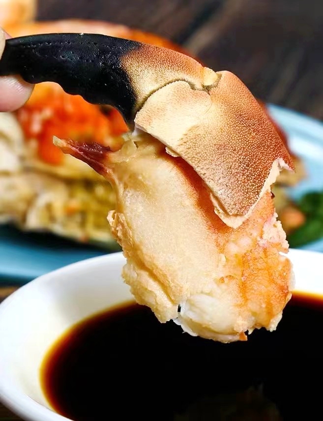 The brown crab is named after its bread-like appearance and is known for its large size, creamy texture and fresh succulent taste. /Photo provided to CGTN