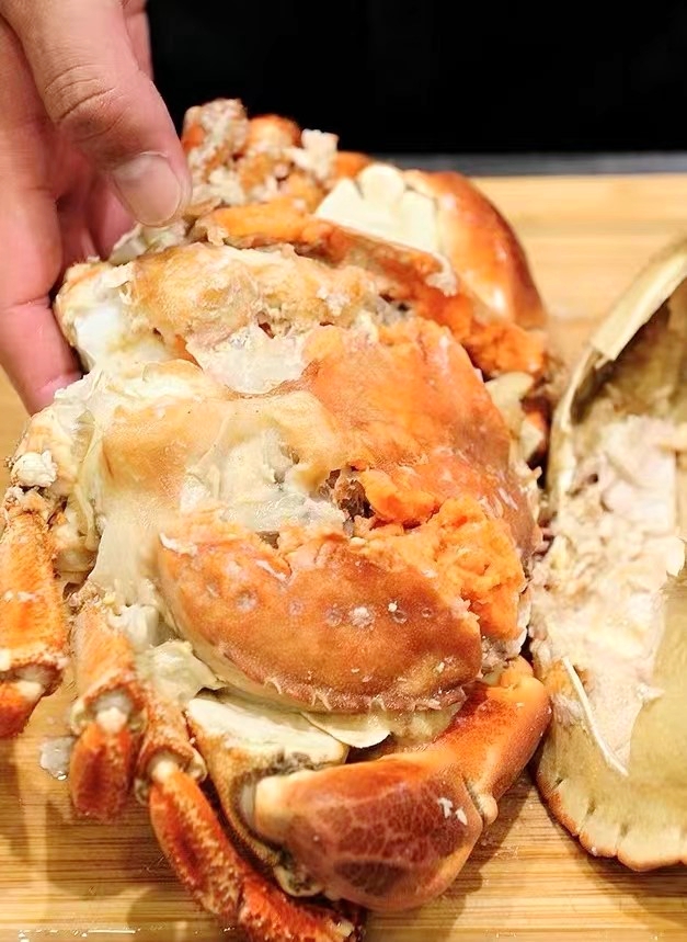 The brown crab is named after its bread-like appearance and is known for its large size, creamy texture and fresh succulent taste. /Photo provided to CGTN