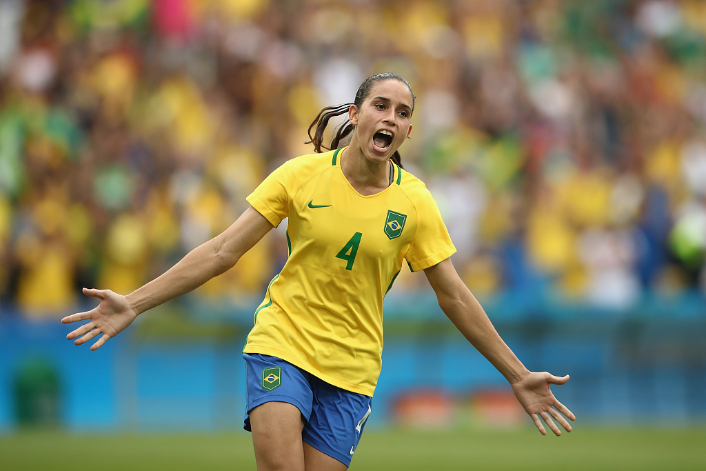 Rafaelle of Brazil during the women's football semifinal between Brazil and Sweden at the Rio 2016 Olympic Games at Maracana Stadium in Rio de Janeiro, Brazil, August 16, 2016. /CFP