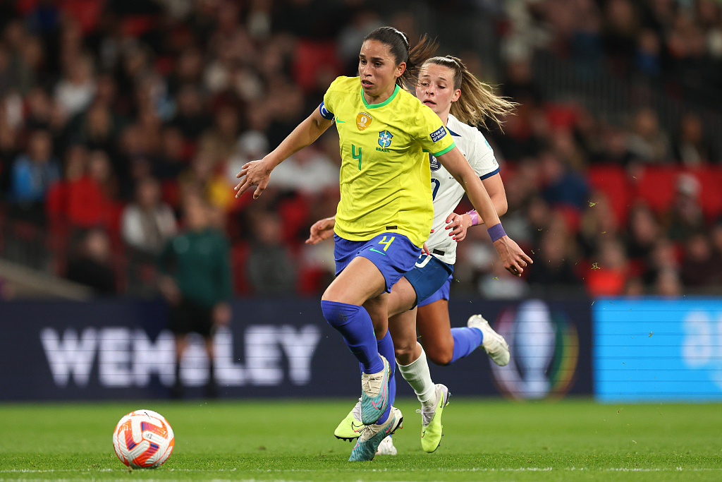 Rafaelle of Brazil and Ella Toone of England during the Women's Finalissima 2023 match between England and Brazil at Wembley Stadium on April 6, 2023 in London, England. /CFP