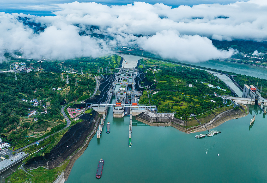 An aerial photo taken on June 18, 2023 shows ships passing through the five-tier ship locks at the Three Gorges Dam in Yichang, central China's Hubei Province. /CFP