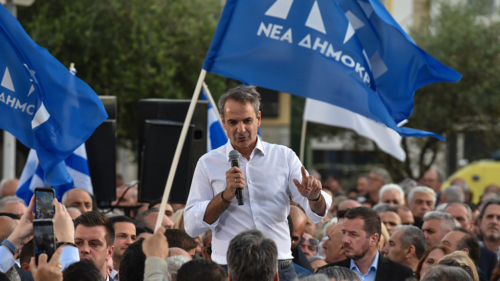 Kyriakos Mitsotakis, president of the New Democracy party, talks to supporters during a campaign for the second round of the Greek parliamentary elections, Athens, Greece, May 29, 2023. /CFP