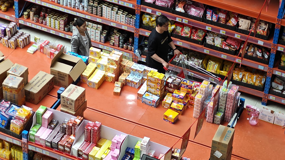 Shoppers at a supermarket in Dalian, Liaoning Province, China, May 10, 2023. /CFP