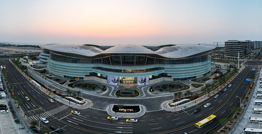 This aerial photo shows the Haikou International Duty-Free Shopping Complex in Haikou, south China's Hainan Province, April 4, 2023. /Xinhua