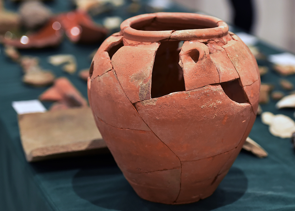 The latest archaeological excavations discovered at the Hengshui section of the Grand Canal, located in Hengshui, Hebei Province, were showcased at an Archaeological Symposium on July 8, 2023. /CFP
