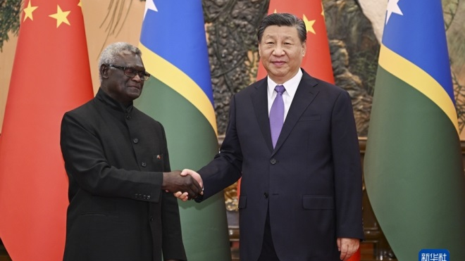 Chinese President Xi Jinping meets with visiting Prime Minister of the Solomon Islands Manasseh Sogavare in Beijing, capital of China, July 10, 2023. /Xinhua