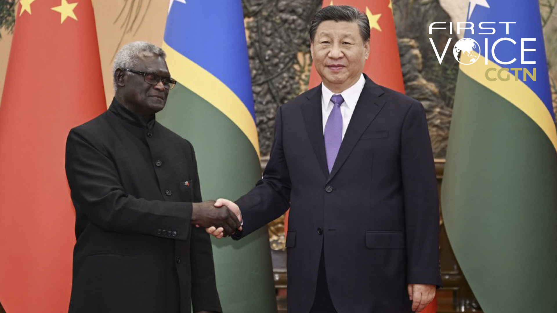 Chinese President Xi Jinping (R) meets with visiting Prime Minister of the Solomon Islands Manasseh Sogavare at the Great Hall of the People in Beijing, the capital of China, July 10, 2023. /Xinhua
