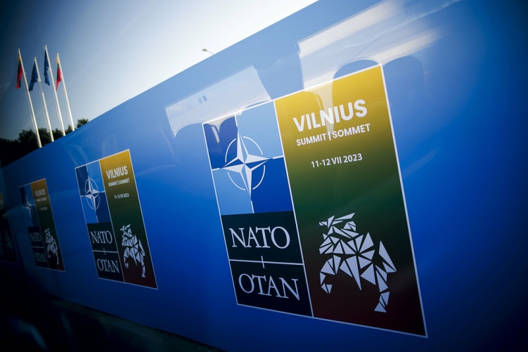 NATO logo at the NATO summit in Vilnius, Lithuania, July 11, 2023. /VCG