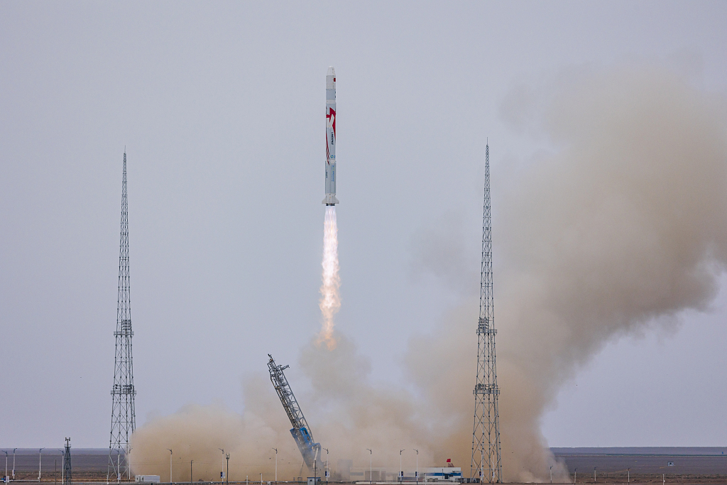 China launches Zhuque-2 Y-2 rocket at 9:00 a.m. (BJT) from the Jiuquan Satellite Launch Center in northwest China's Gobi Desert, July 12, 2023. /LandSpace