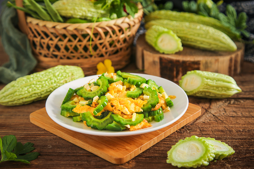 Stir-fried egg with bitter gourd /CFP