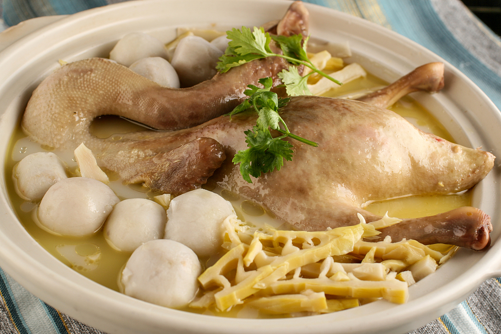 Stewed duck soup with bamboo-shoot tips /CFP