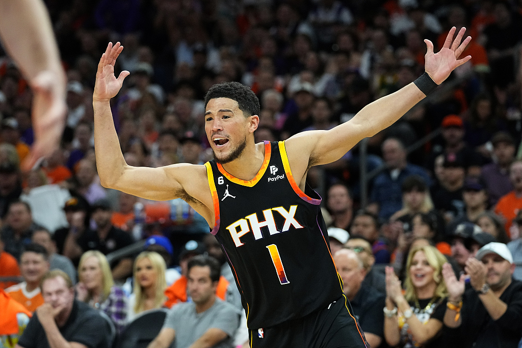 Devin Booker of the Phoenix Suns looks on in Game 6 of the NBA Western Conference semifinals against the Denver Nuggets at the Footprint Center in Phoenix, Arizona, May 11, 2023. /CFP