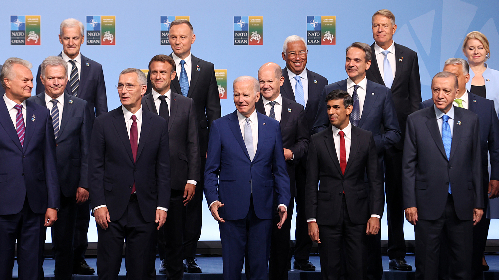 Participants pose for a photo during the NATO summit in Vilnius, Lithuania, July 11, 2023. /CFP