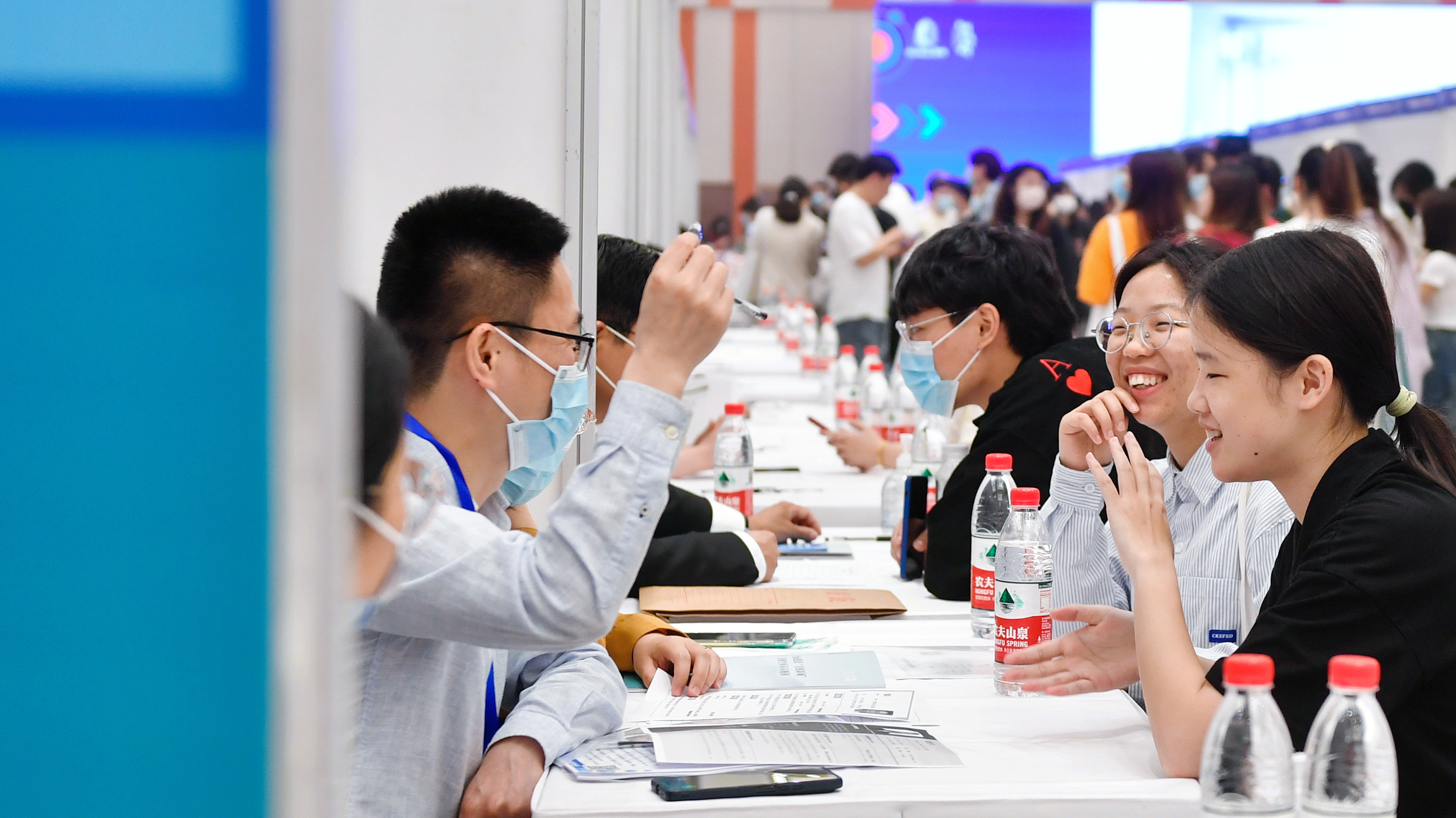 A job fair for young people in the city of Huzhou, east China's Zhejiang Province, May 20, 2023. Over 500 companies participated in the fair and provided 11,000 job positions. /CFP