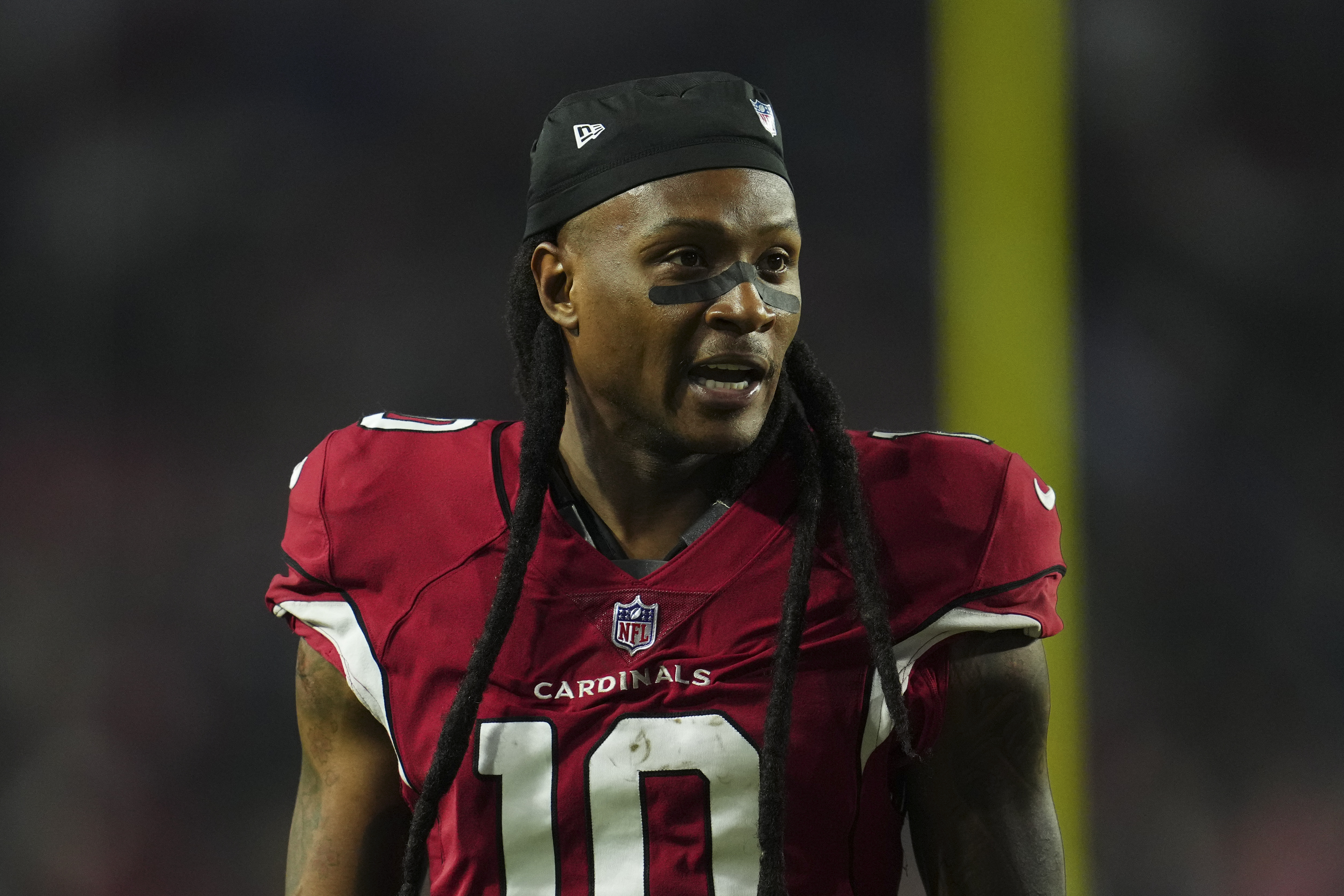 Wide receiver DeAndre Hopkins of the Arizona Cardinals looks on in the game against the New England Patriots at State Farm Stadium in Glendale, Arizona, December 12, 2022. /CFP 