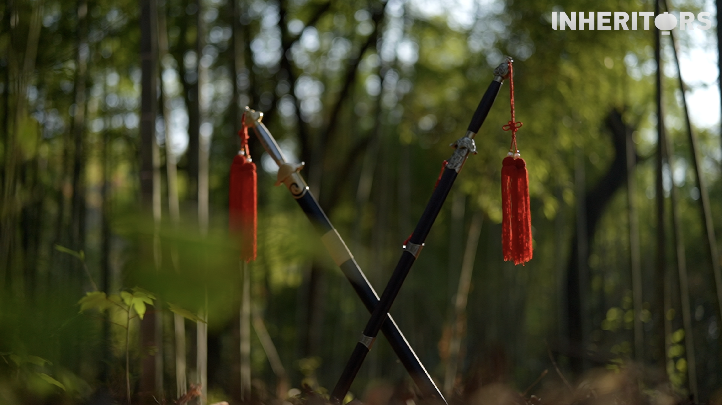 Longquan Swords are displayed in Longquan, Zhejiang Province. /CGTN