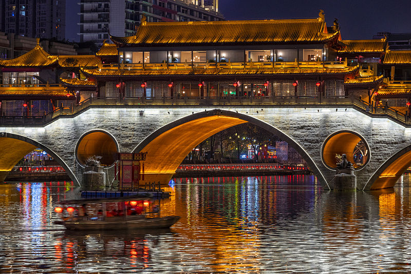 A night view of the Jinjiang River, Chengdu City, Sichuan Province. /CFP