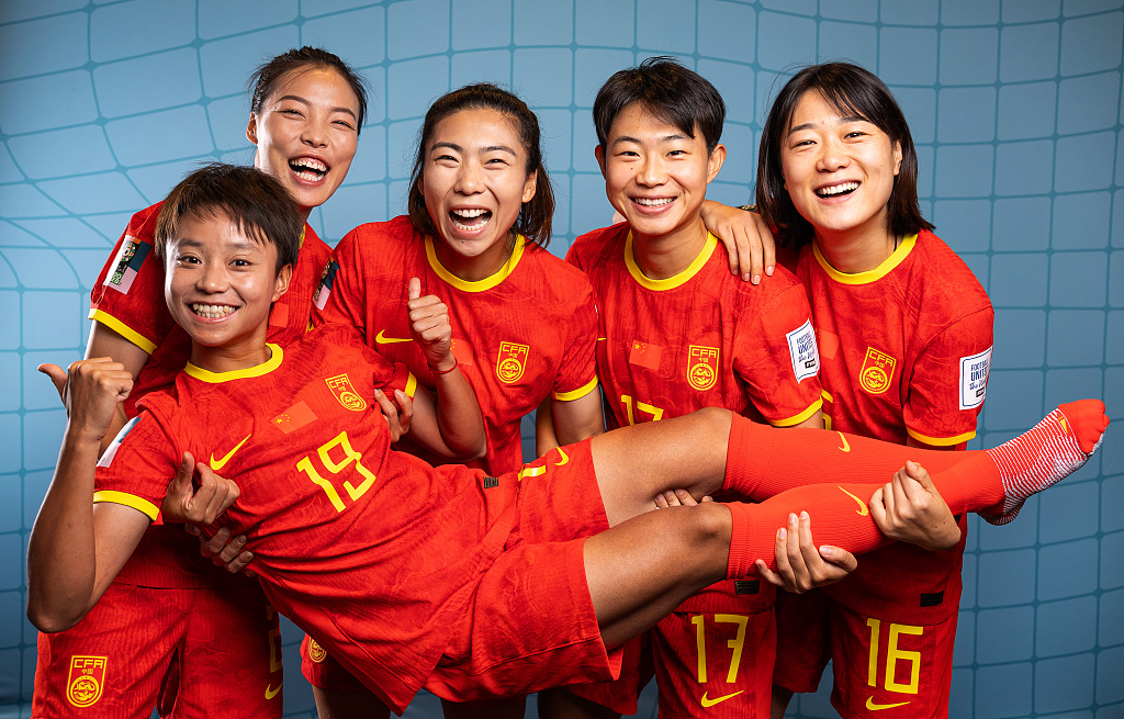 2023年7月18日，澳大利亚阿德莱德，中国女足世界杯官方合影留念。/CFP