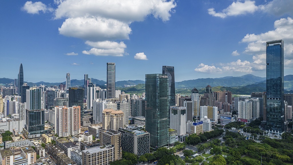Huaqiangbei Commercial Area, Shenzhen, China. /CFP