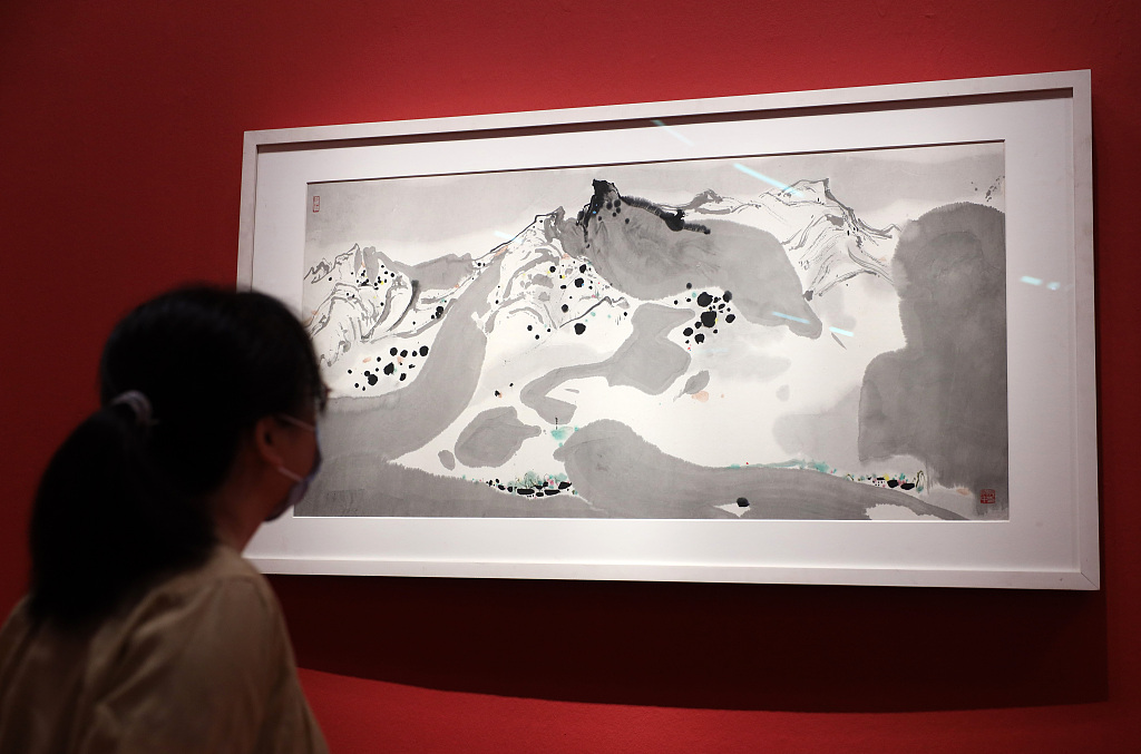 Photo taken on May 27, 2023 shows one of Wu Guanzhong's paintings on display at the National Art Museum of China in Beijing. /CFP