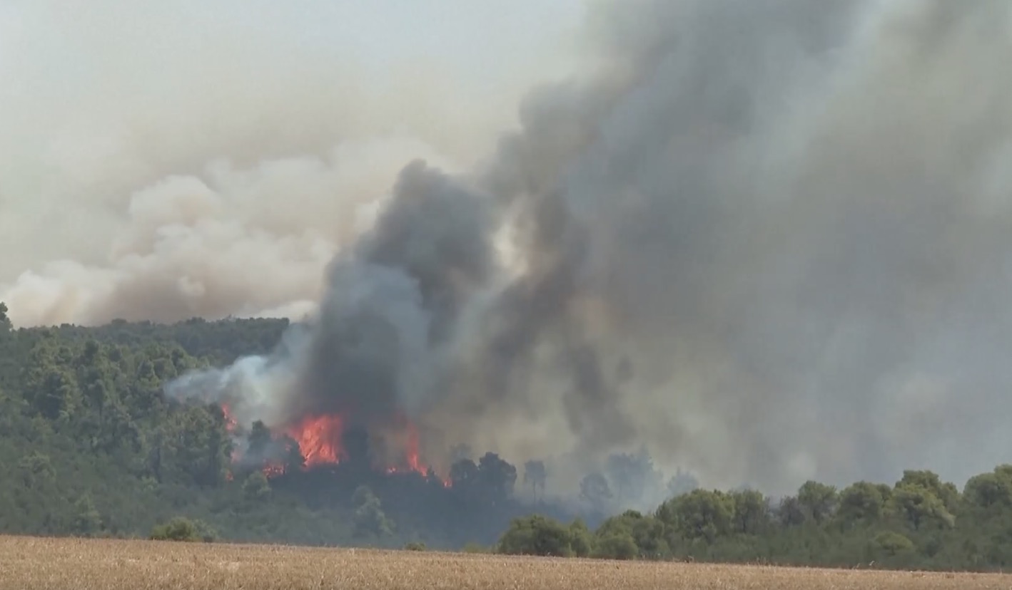 A fire breaks out near Athens. /CGTN